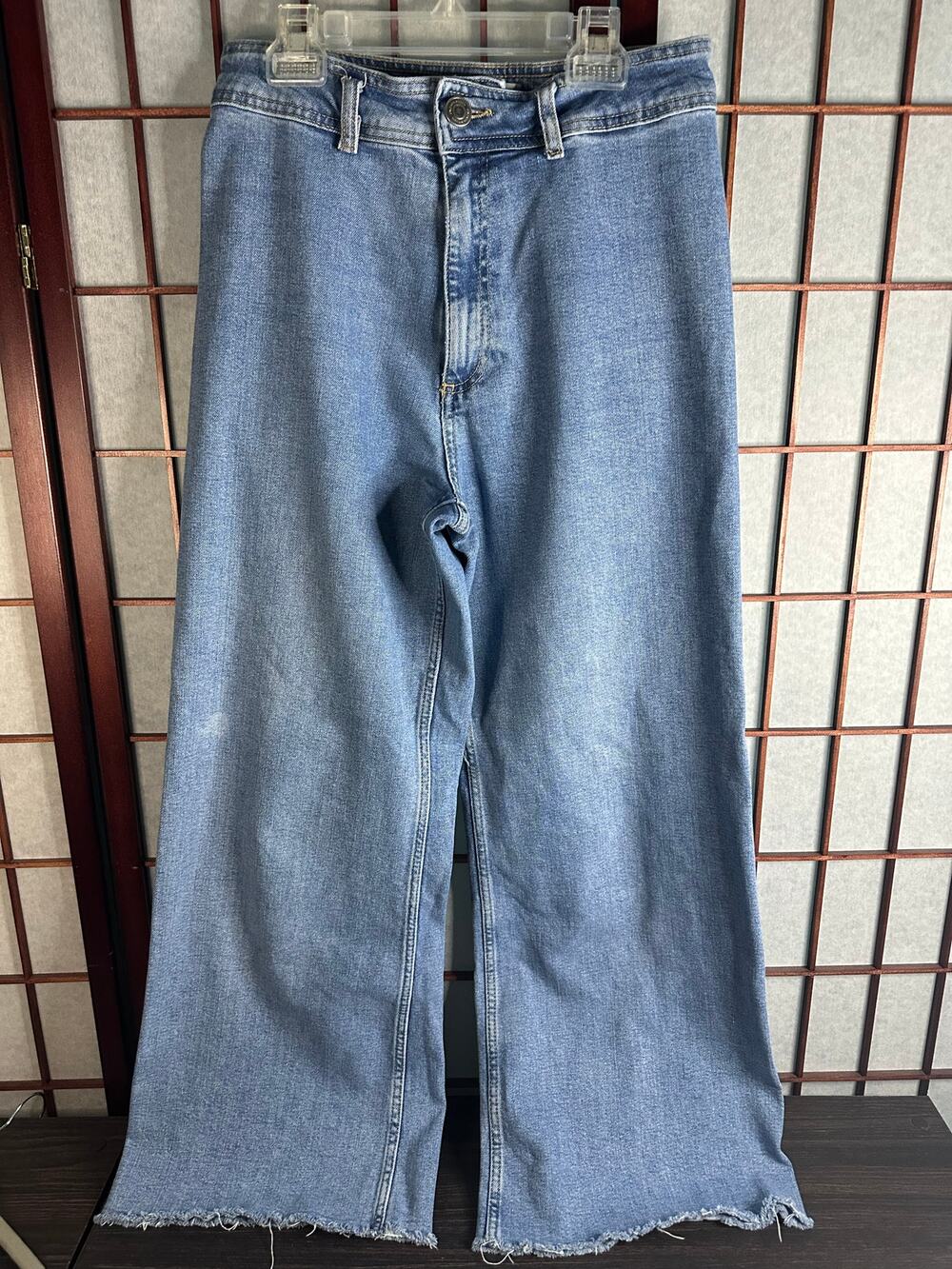 Zara wide leg jeans women's size 8 raw edge smooth front high waist